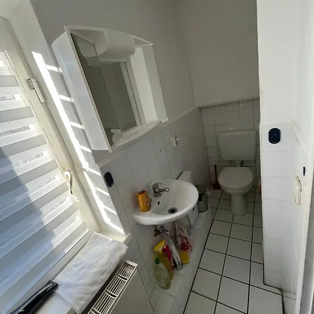 Apartment Geraeumige 2-zimmer Monteurunterkunft Mit Garten Und Ueberdachter Terrasse Kiel